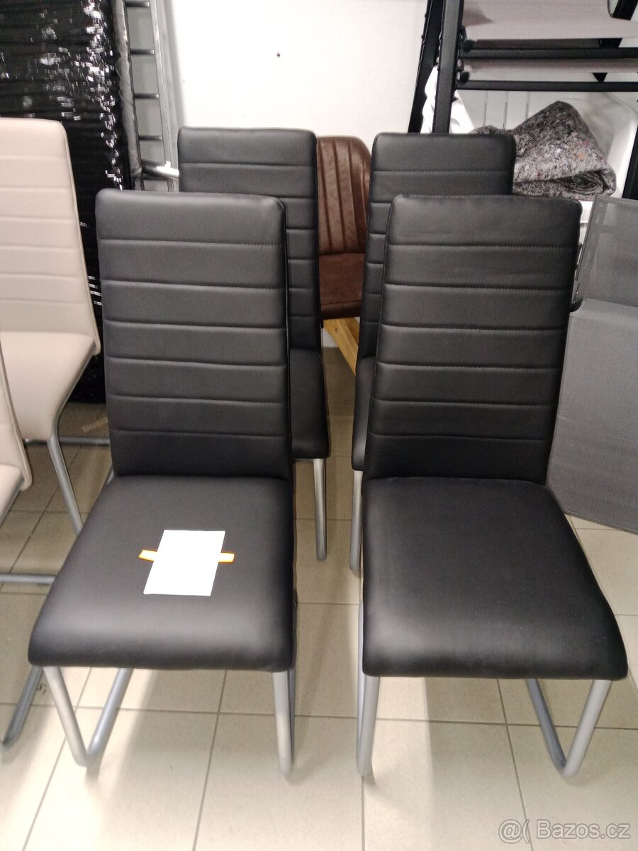 Jídelní židle nepoužité