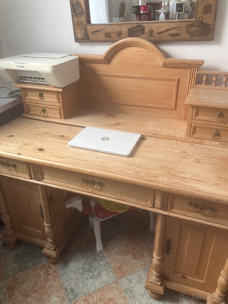 Originální psací stůl