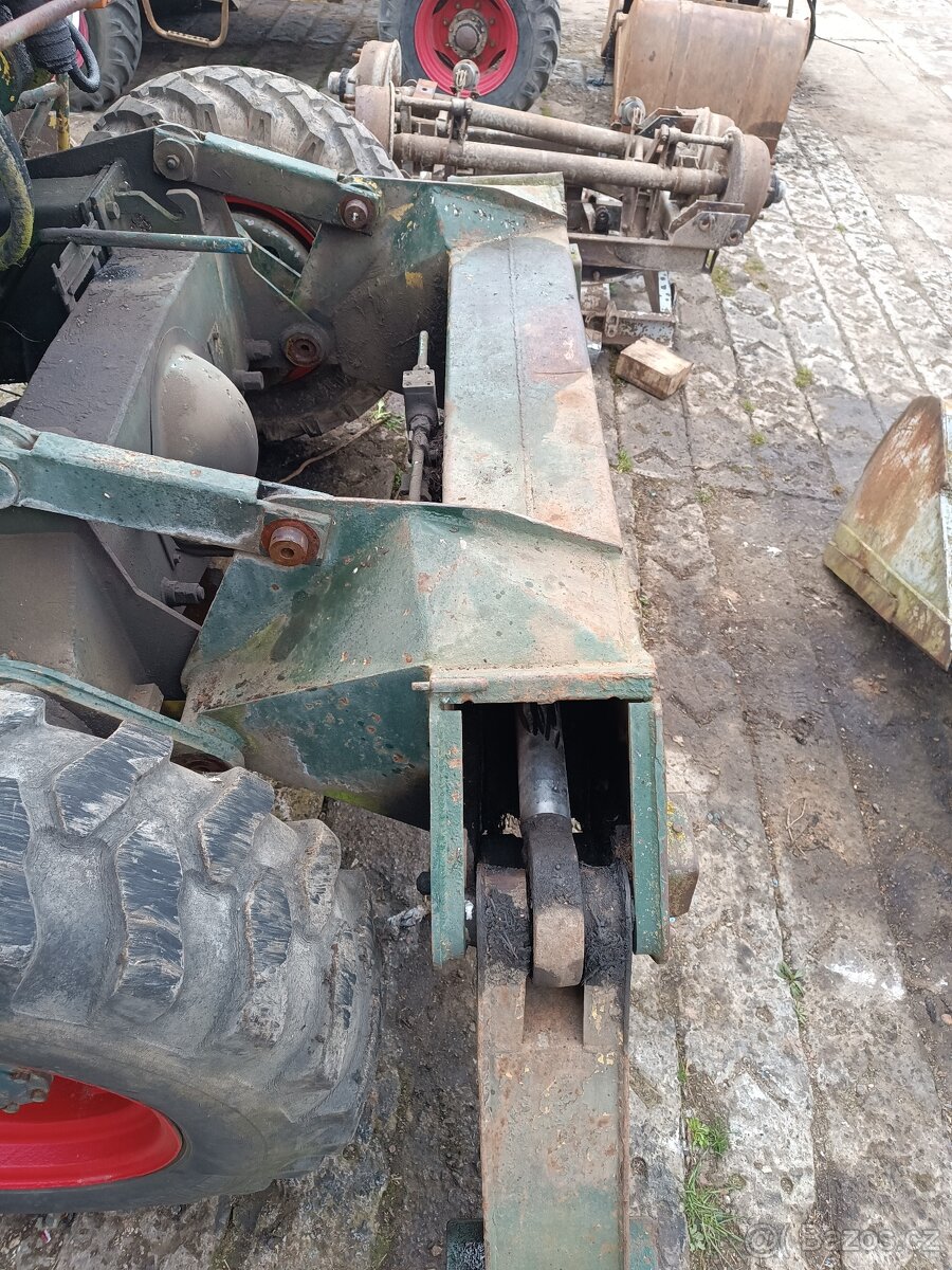 Nohy, podpěry, packy T174/2