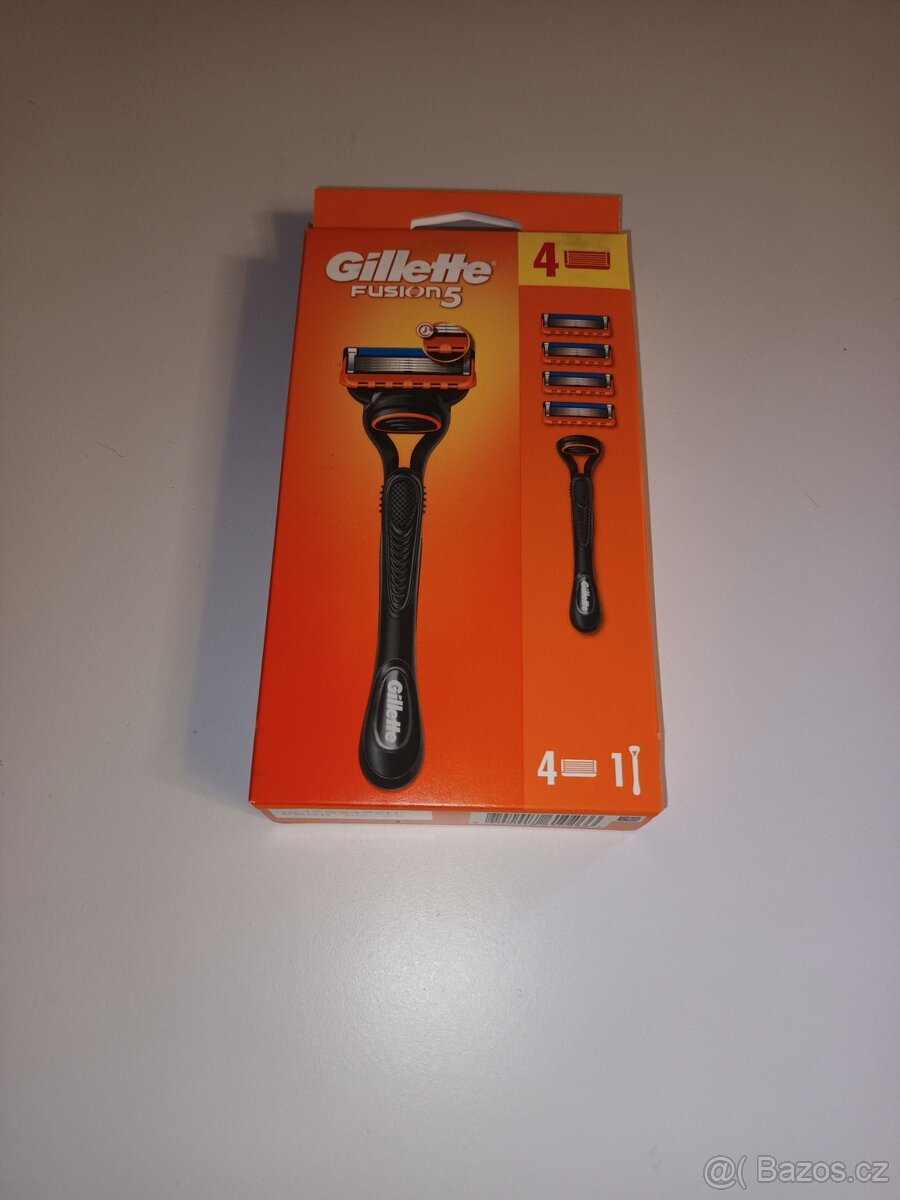 Strojek Gillette Fusion5 + hlavice 4 ks