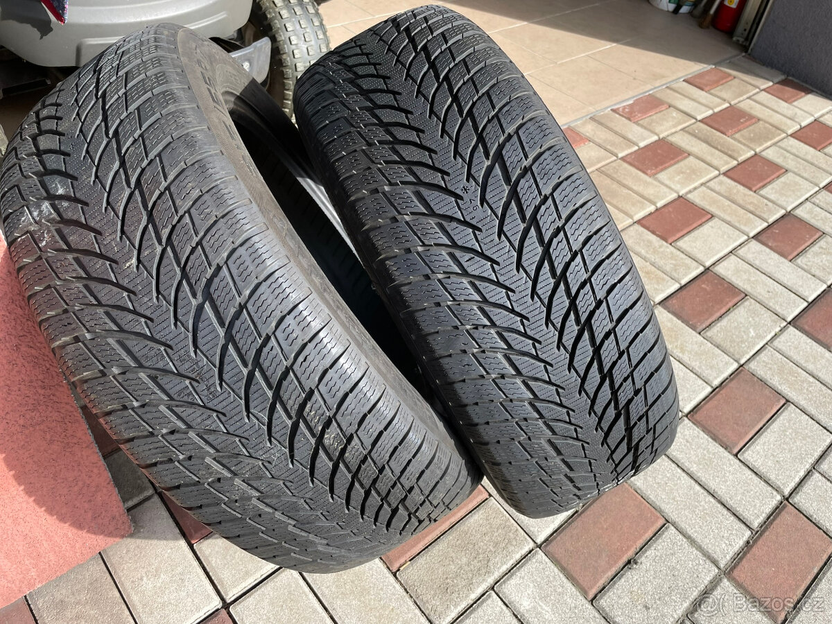 Pneu zimní Nokian Tyres 215/55R17