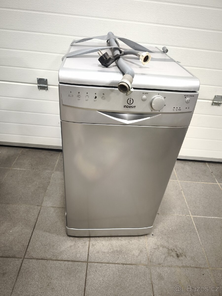 Indesit DSR 15B1 EU
- myčka nádobí 45 cm