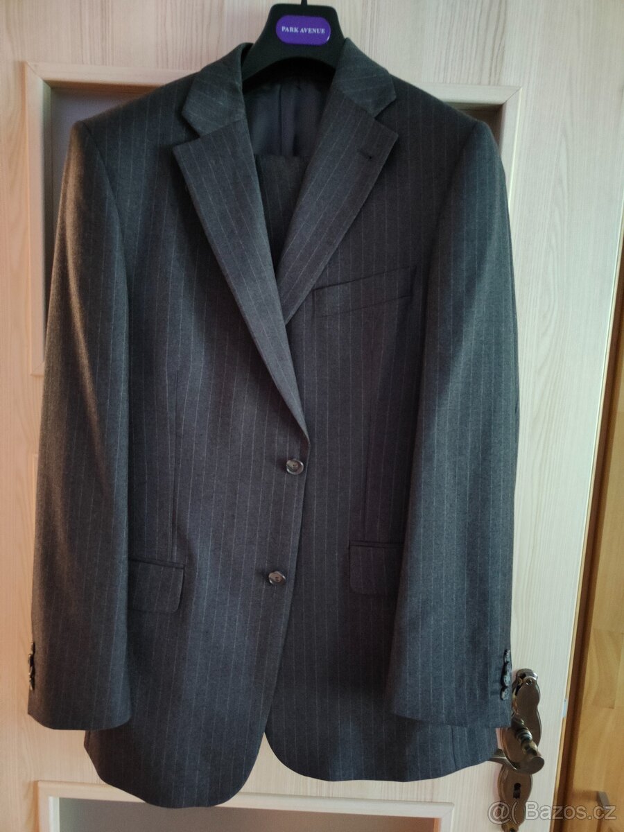 Kašmírový oblek vel 48
