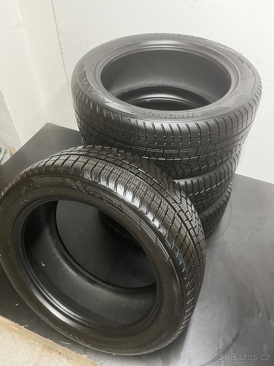 235/50 R19 Hankook Zánovní zimní pneu