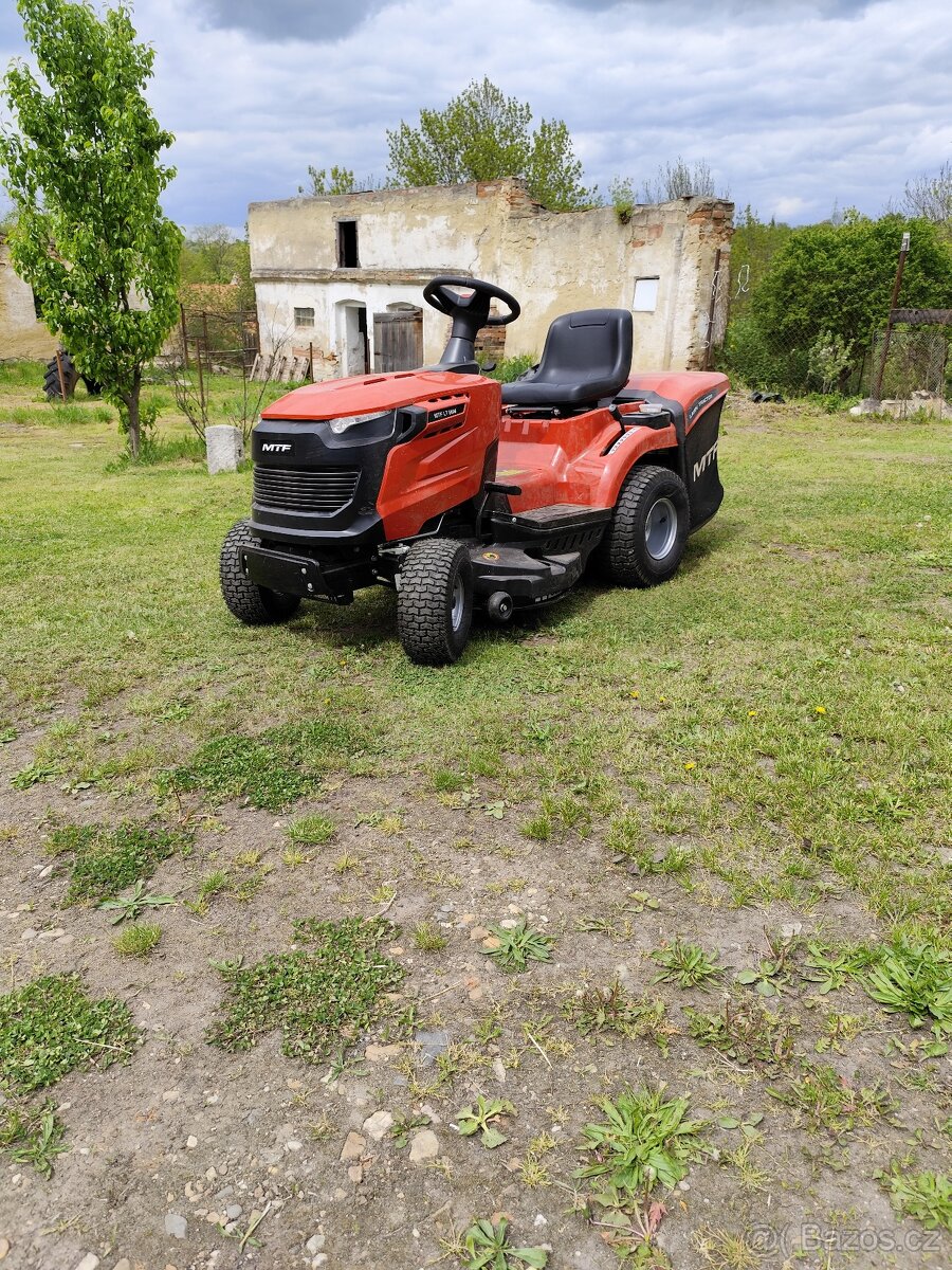 Sečení trávníků a zelených ploch