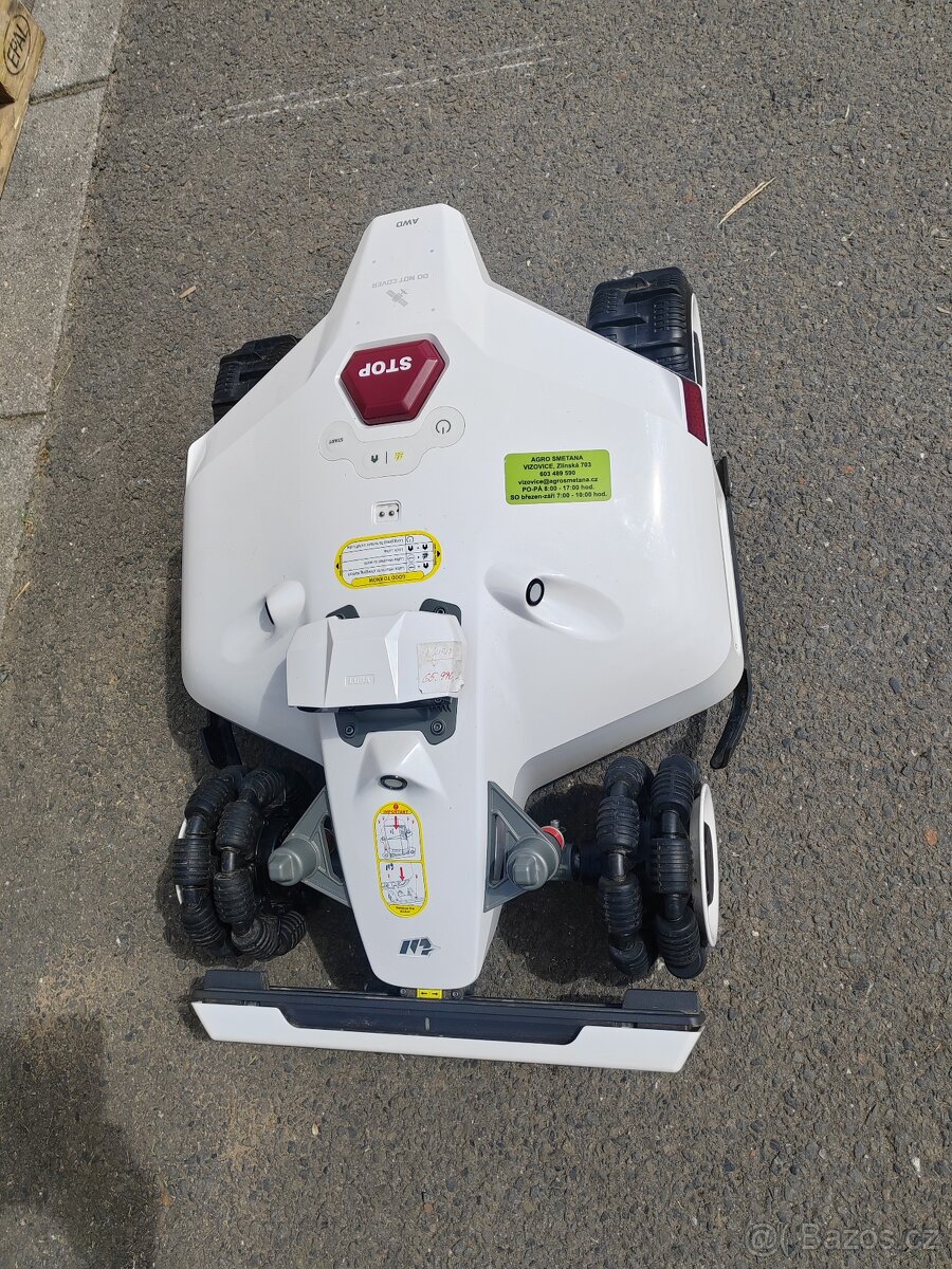 Luba 2 AWD 3000- bezdrátová robotická sekačka