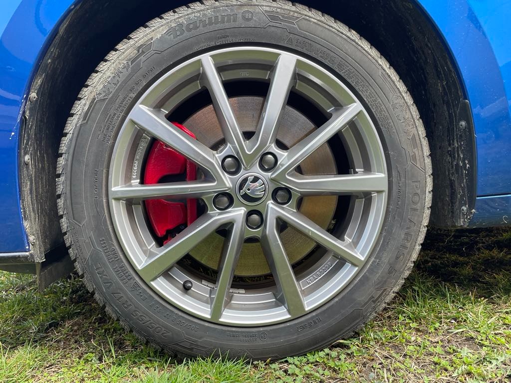 4x Alu kola 205/55 R17 V XL, zimní