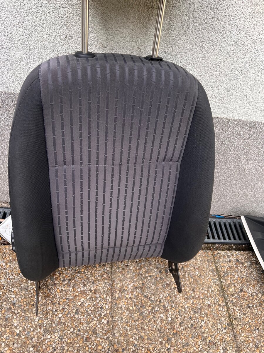 Opěradlo Octavia 1 pravé