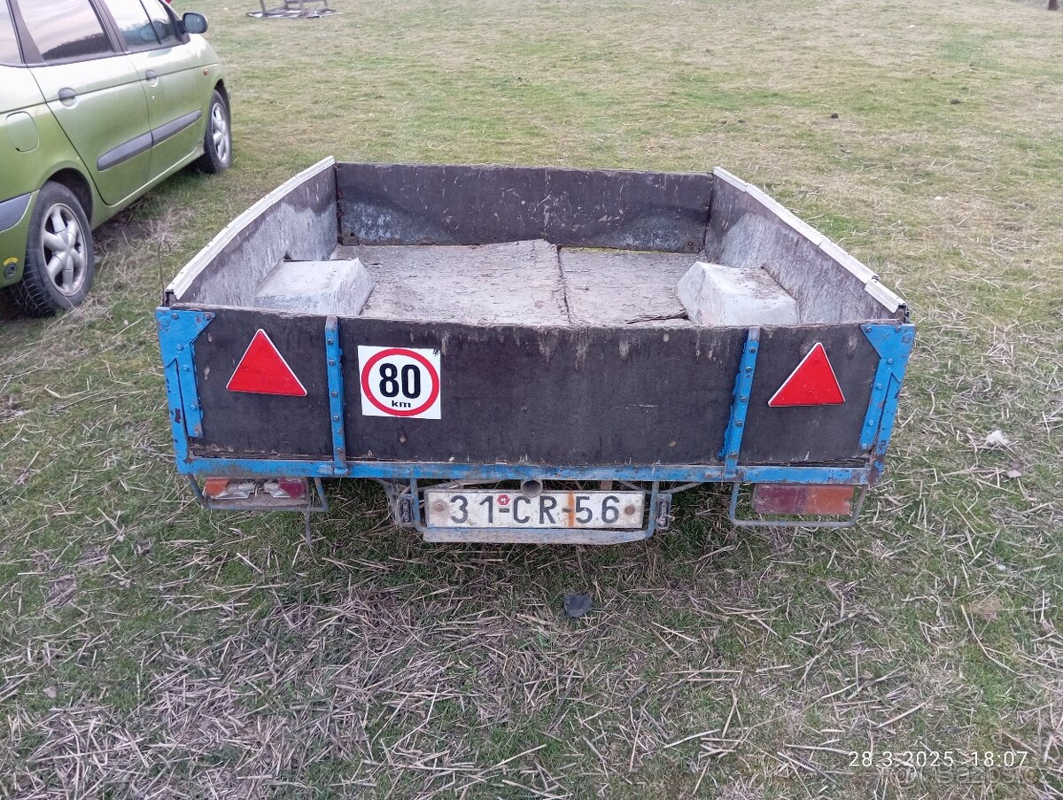 Přívěsný vozík