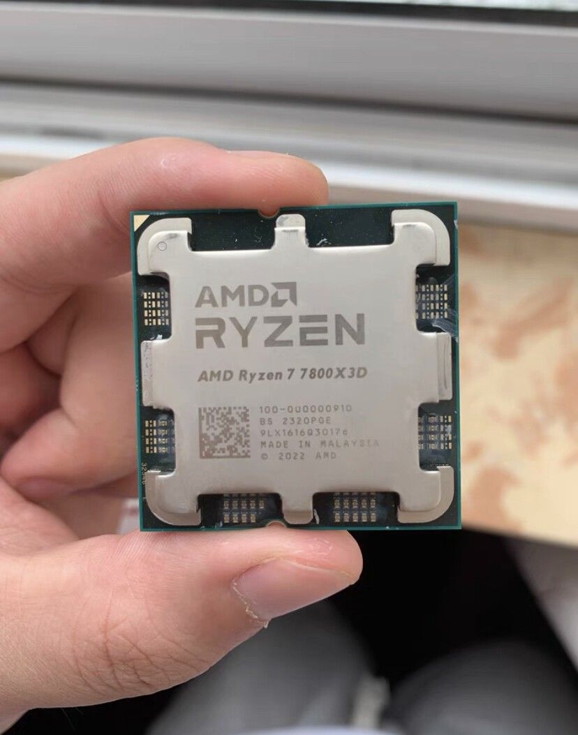 AMD RYZEN 7 7800X3D