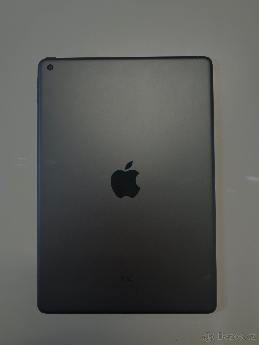 Apple iPad 10.2 9. gen. (2021) Wi-Fi 64GB + obal a pero