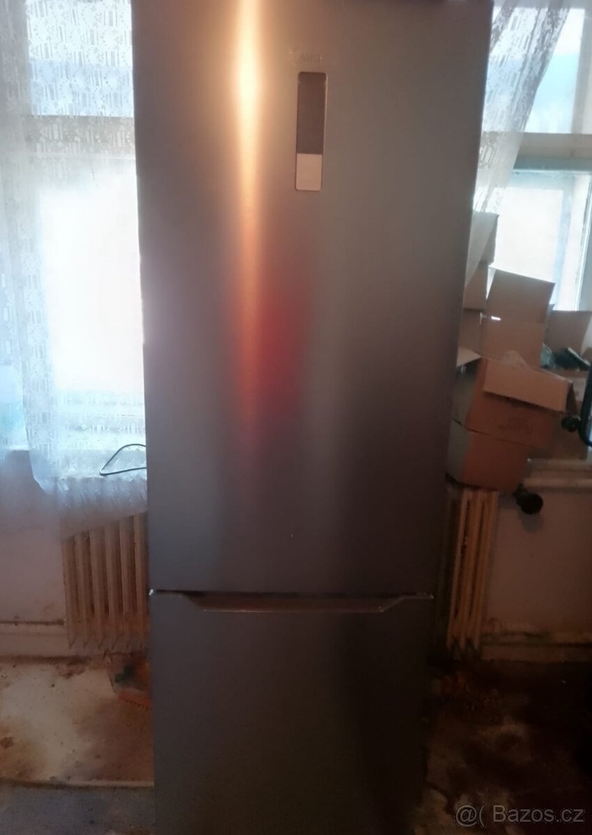 Prodej lednice Midea