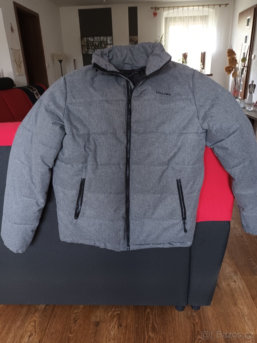 Krásná pánská zimní bunda