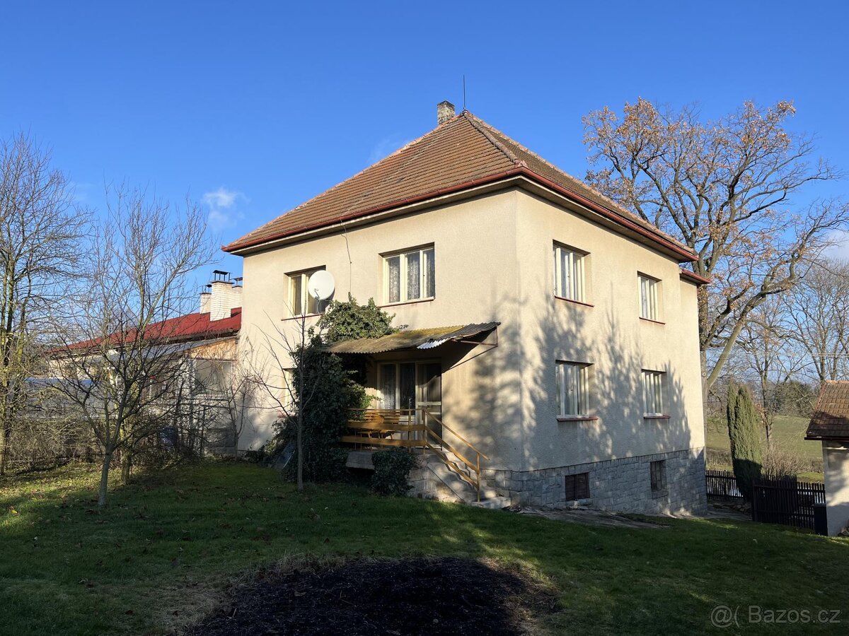 Prodej rodinného domu s dílnou a garáží v obci Květinov