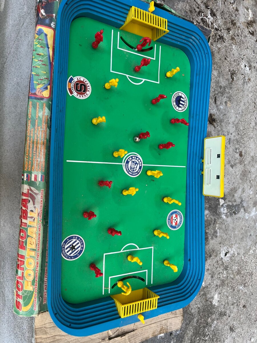 retro stolni fotbalek