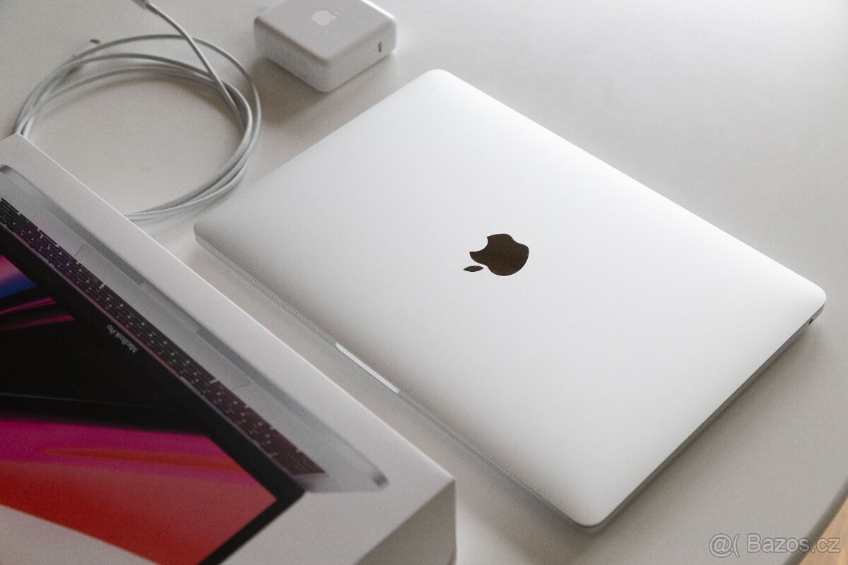 Macbook Pro M2, 13", 8GB, 256 disk