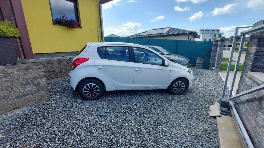 Hyundai I20 1.4i automat, rok 2013