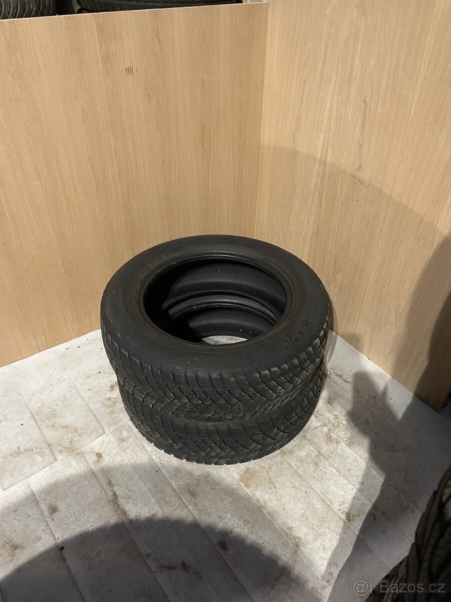 Zimní pneumatiky 215/65r17