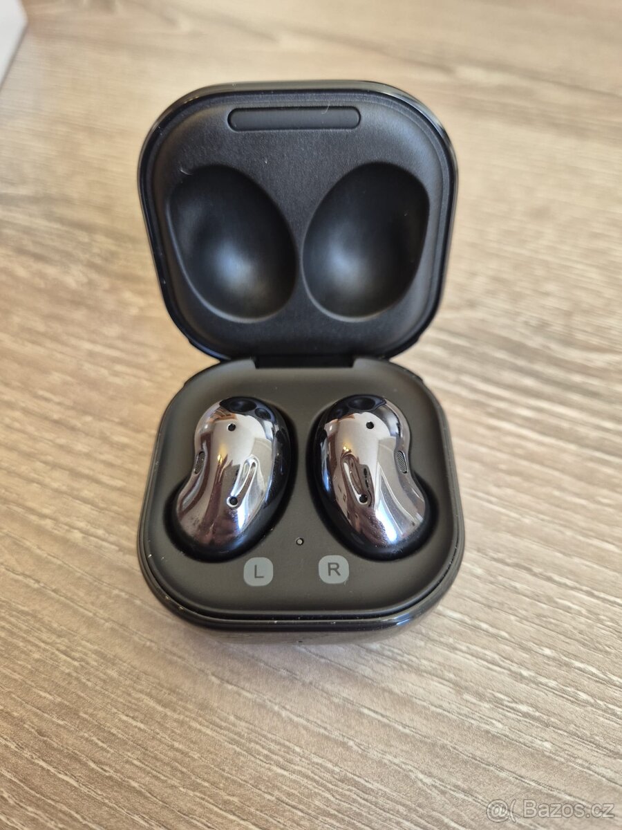 Samsung Galaxy bezdrátová sluchátka černá Buds Live