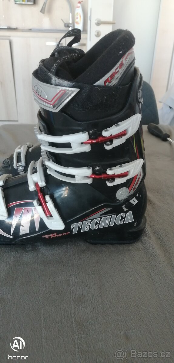 Prodám dětské lyže Head +lyžáky Technica