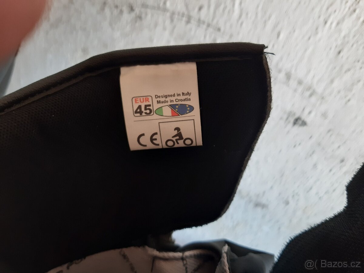 Boty na silniční moto