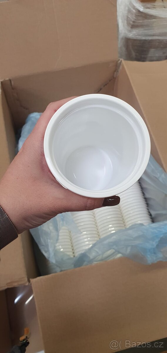 Kelímek bílý 400ml