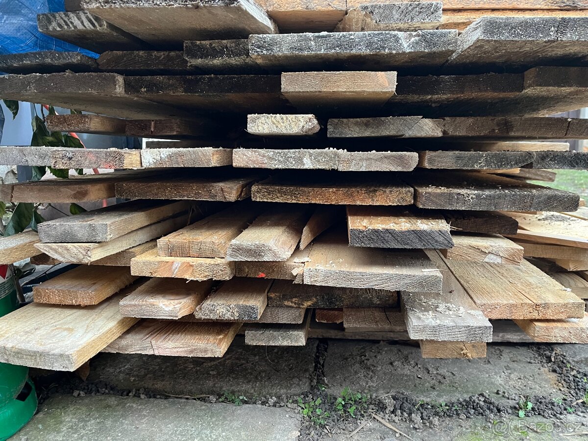 Netříděná prkna cca 20-30 m2