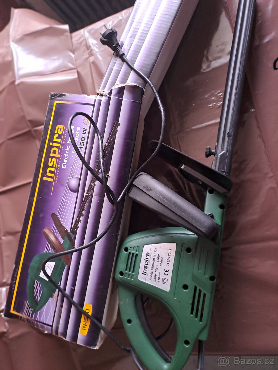 ELEKTRICKÉ NŮŽKY NA ŽIVÝ PLOT