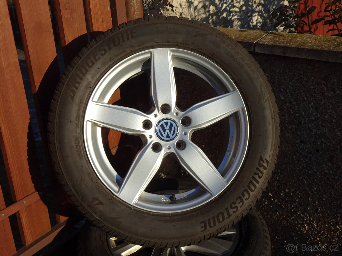 Caravelle / Transporter / Multivan - zánovní zimní alu 17"