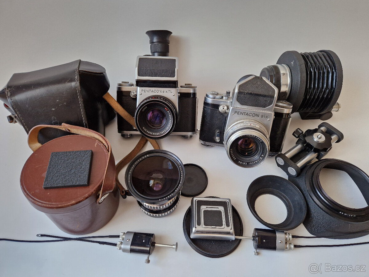 Starý fotoaparát Pentacon Six TL + příslušenství