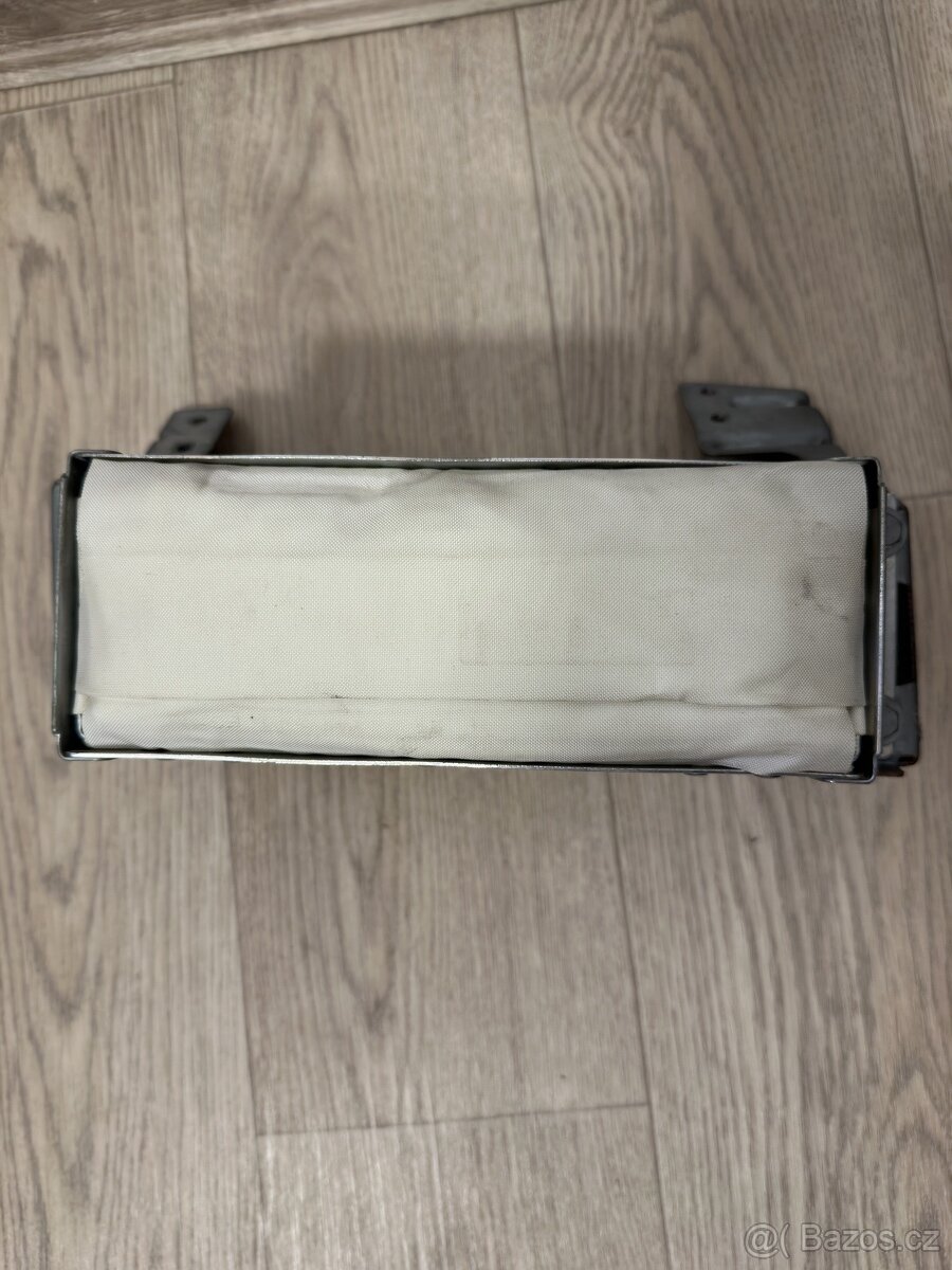 Airbag spolujezdce Superb 1