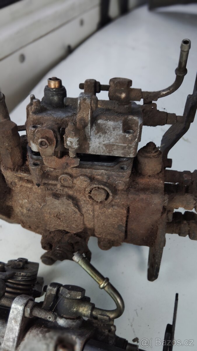 VW Transportér T4 2.4D Naftové čerpadlo .