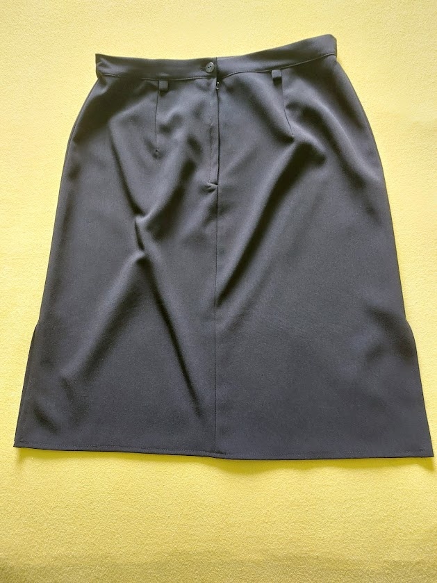 Nová černá sukně velikost t42