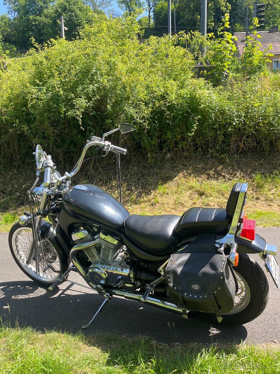 Suzuki intruder