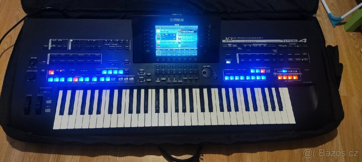 Yamaha Tyros 4 Black Edition