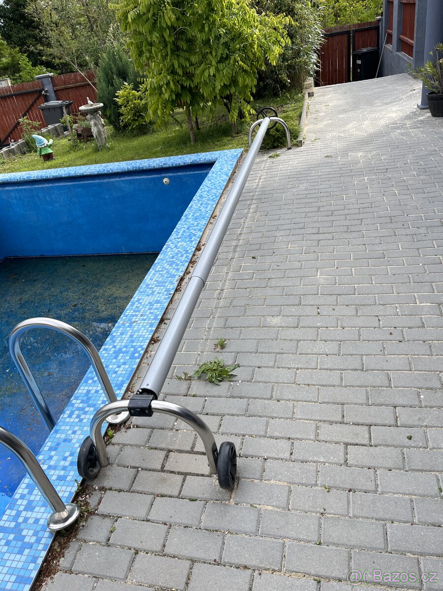 bazenova rolka na folii zakryti bazénu
