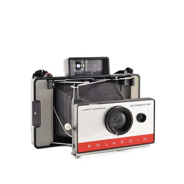Historický fotoaparát POLAROID 104