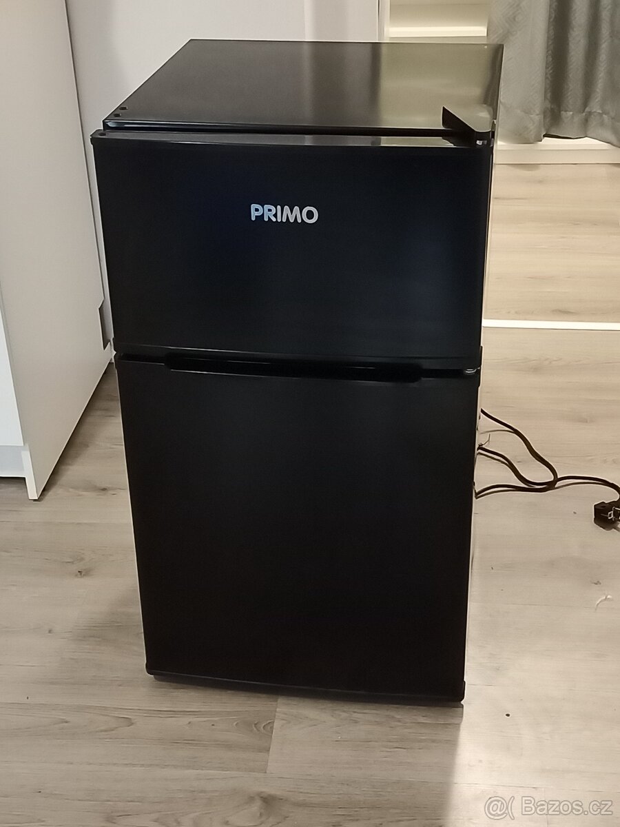 Prodám ledničku s mrazákem PRIMO (černá)