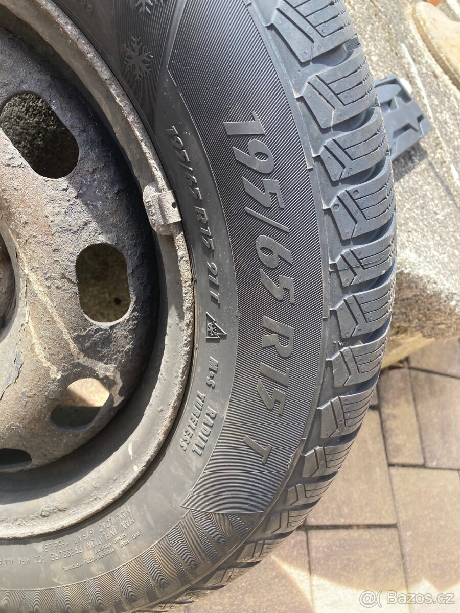 Zimní kola s disky 2x 195/65 r15 Matador Nordicca MP93