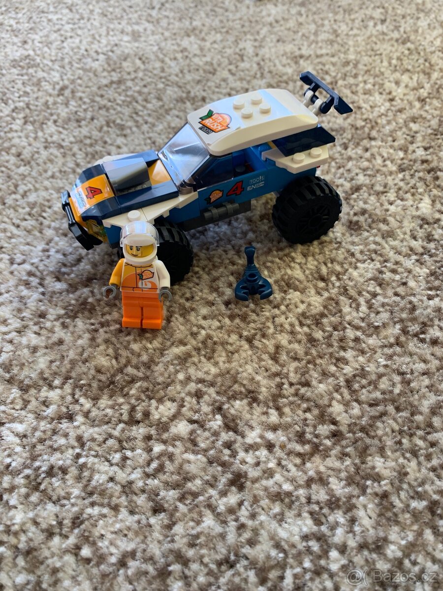 Lego City 60218 - Poustni rally