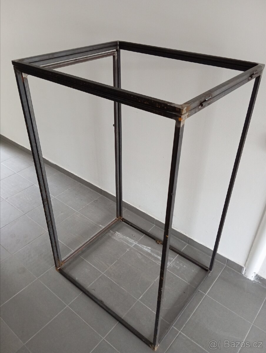 Železná konstrukce – kryt / box / rám