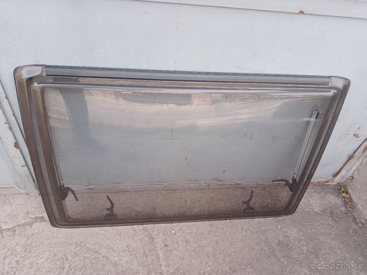 okna boční Polyplastic pro karavan/obytné auto
