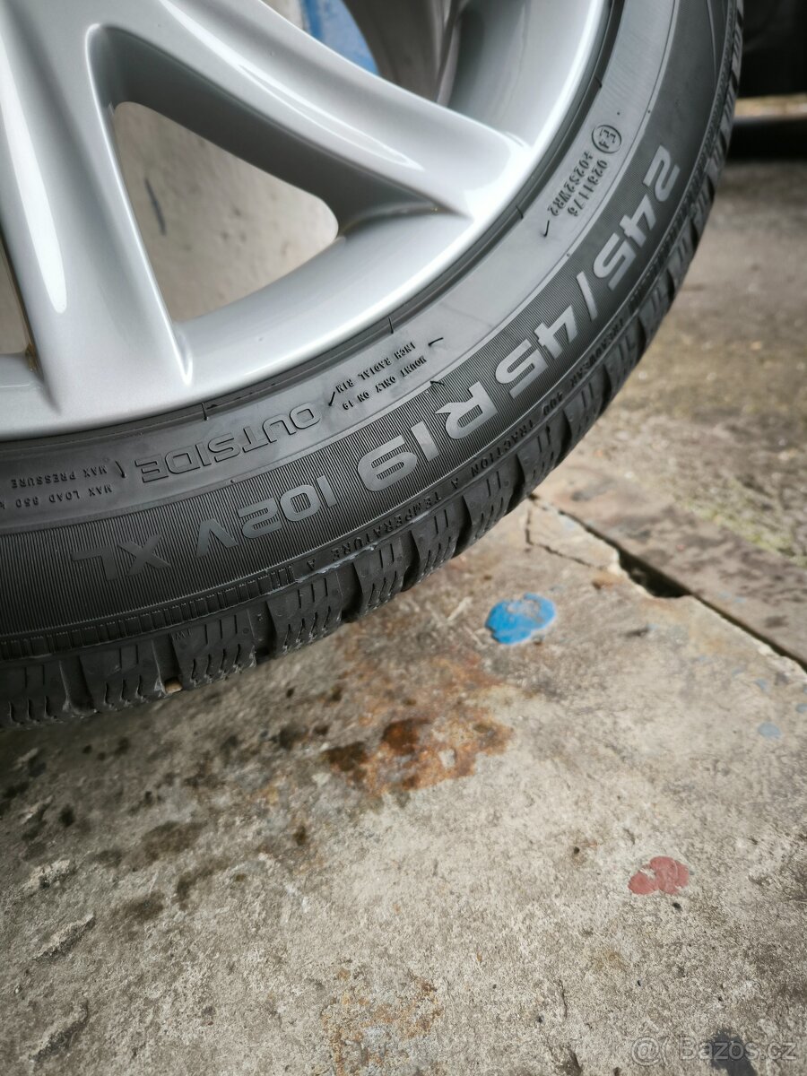 Dvourozměrné pneu Nokian R19