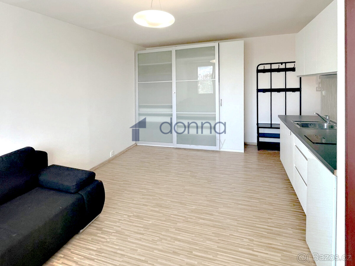 Pronájem bytu 2+kk, 38m², Praha 8 - Střížkov, ul. Červenkova