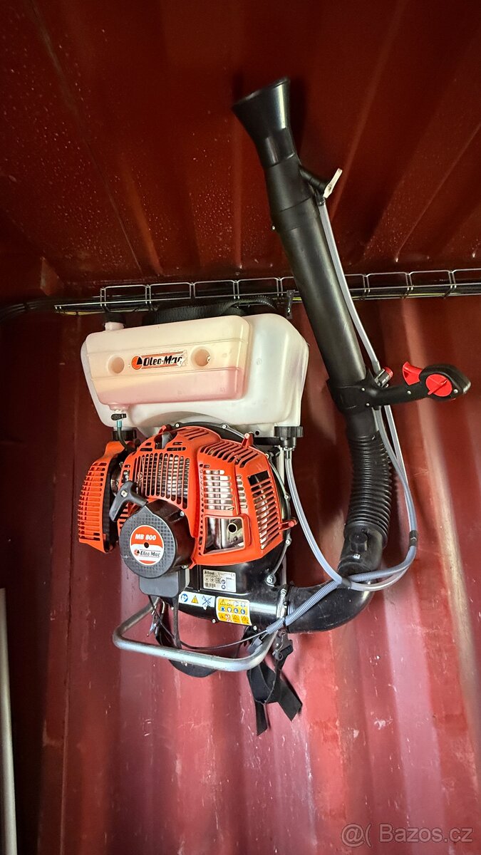 Motorový postřikovač Oleo-Mac MB800