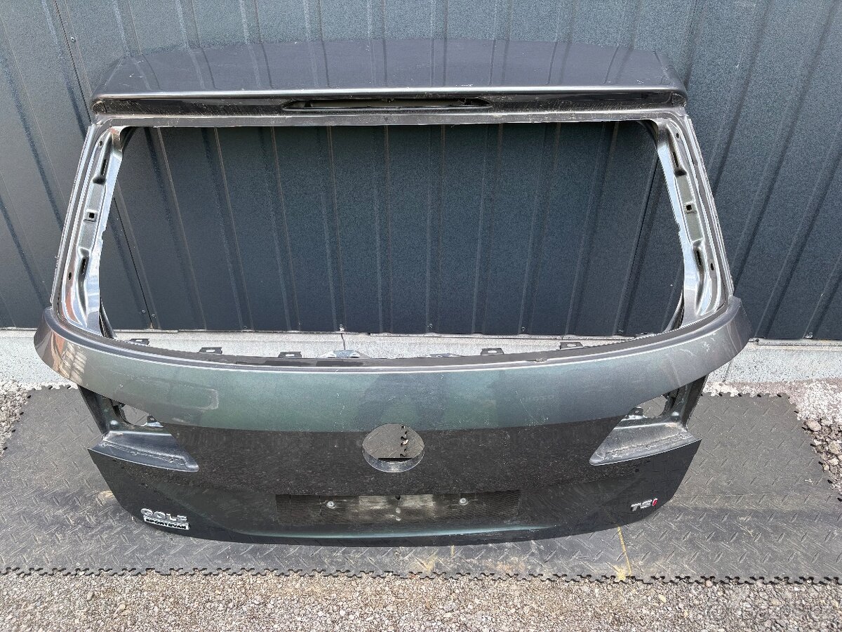 VW Golf Sportsvan páté dveře 510827025AD
