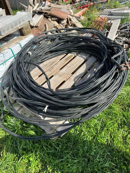 Silovy kabel AES (AEKS) 4x16 samonosný