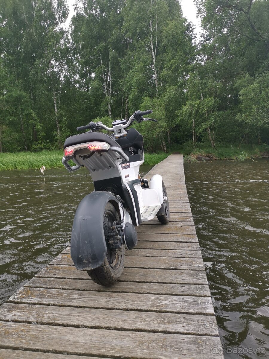 Prodám raritní el. tříkolku