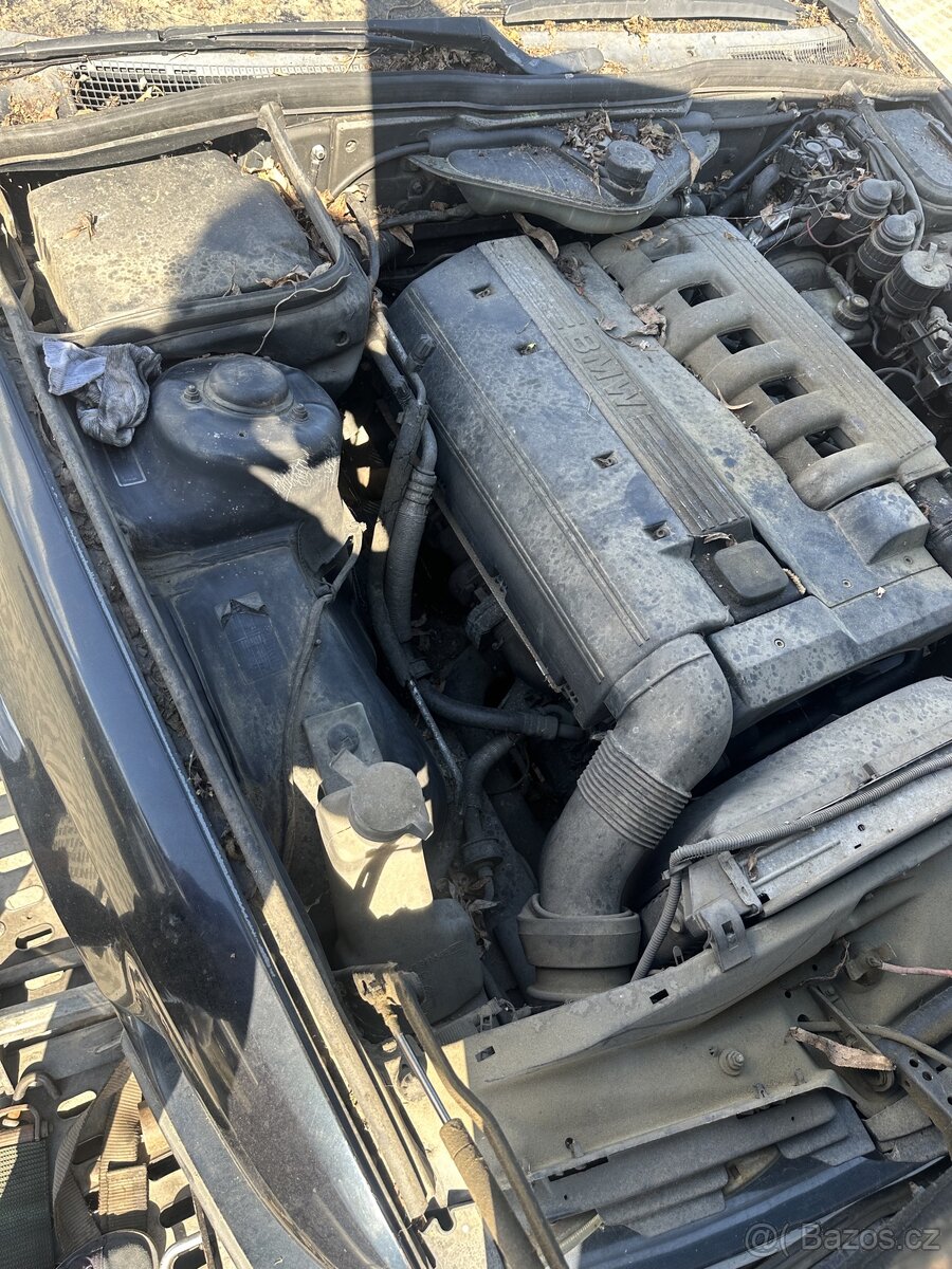 Bmw 525 Tds Motror ,převodovka ,Dily z celého vozu.