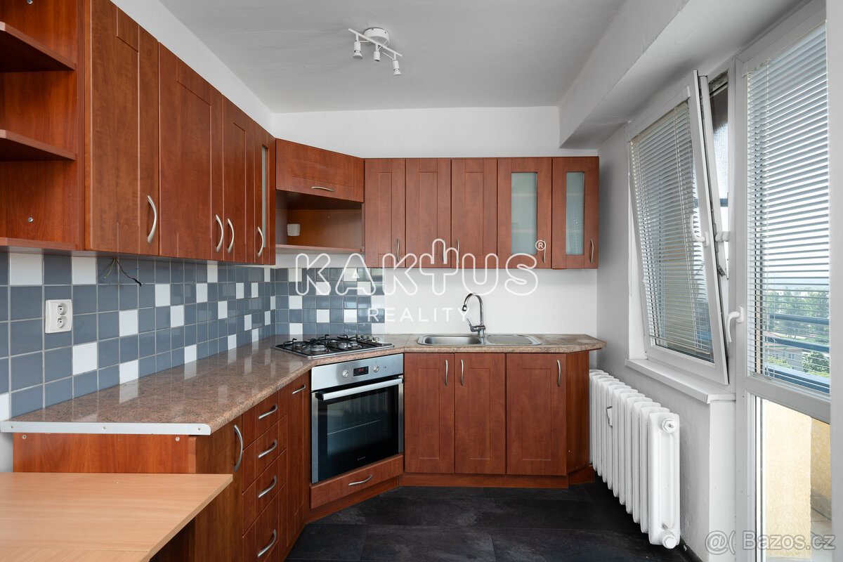 Pronájem částečně zařízeného bytu 3+kk (59 m2), ulice Vardas